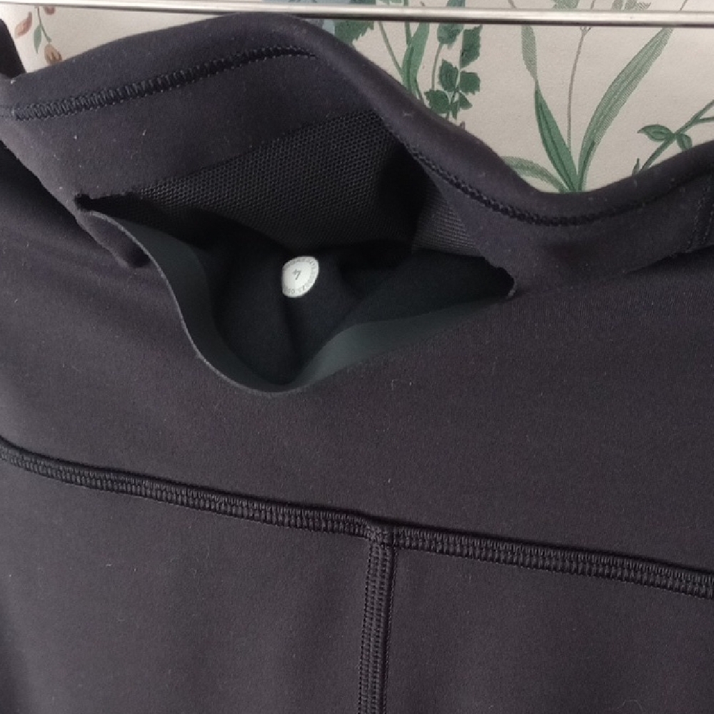 Lululemon Black High-Rise Yoga Pants - Picture 8 of 9